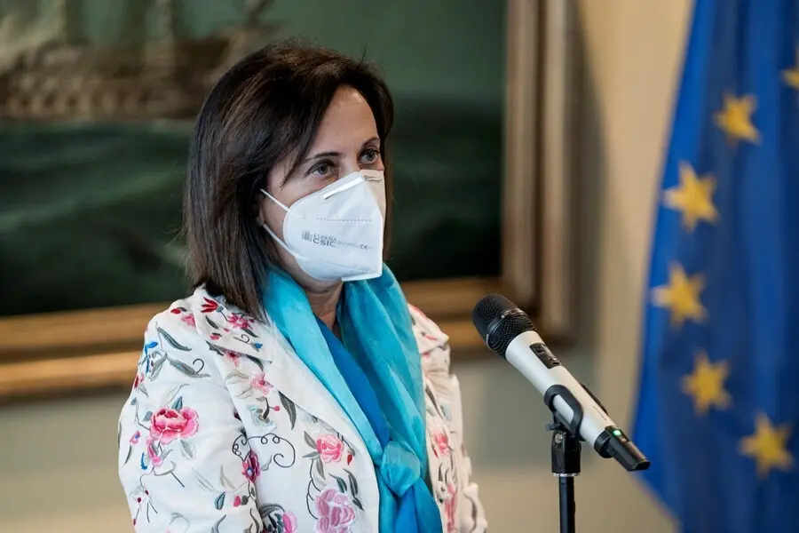 La ministra de Defensa, Margarita Robles, comparece en rueda de prensa, despu&eacute;s de su reuni&oacute;n con la presidenta de la delegaci&oacute;n de eurodiputados de la subcomisi&oacute;n de Seguridad y Defensa del Parlamento Europeo.