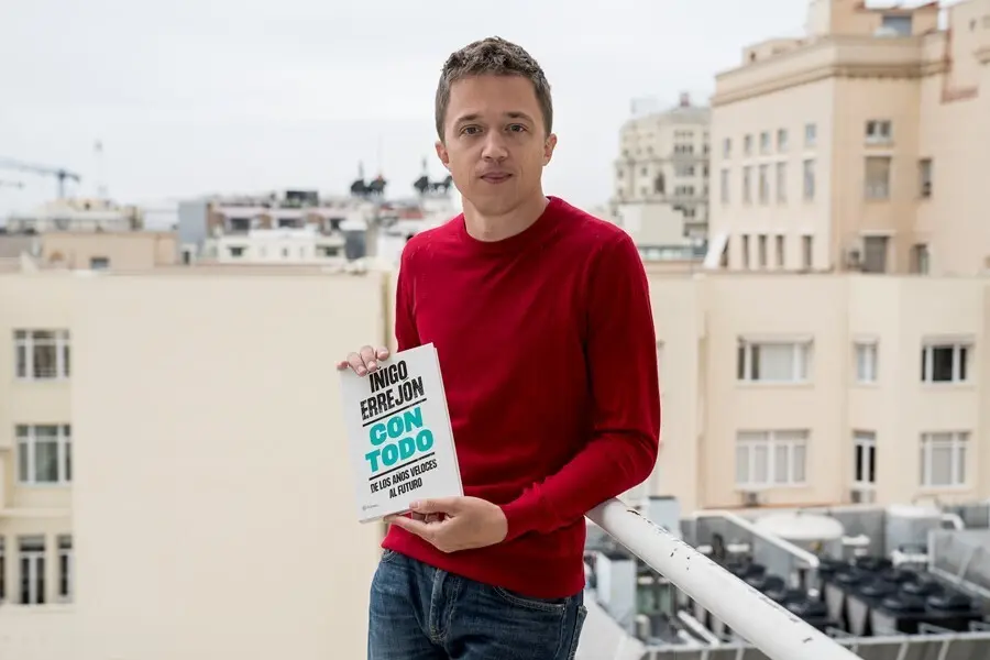 El l&iacute;der de M&aacute;s Pa&iacute;s, &Iacute;&ntilde;igo Errej&oacute;n, durante la presentaci&oacute;n de su libro &lsquo;Con todo. De los a&ntilde;os veloces al futuro&rsquo;, en el C&iacute;rculo de Bellas Artes, a 22 de septiembre de 2021, en Madrid (Espa&ntilde;a). El l&iacute;der de M&aacute;s Pa&iacute;s presenta este mi&eacute;rcoles su primer libro