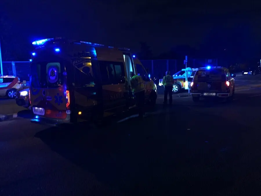 Atropellan a un hombre de 35 a&ntilde;os en la avenida de los Poblados y se dan a la fuga