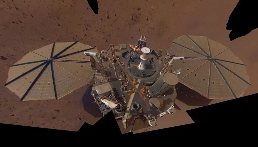 Autofoto de la misi&oacute;n InSight