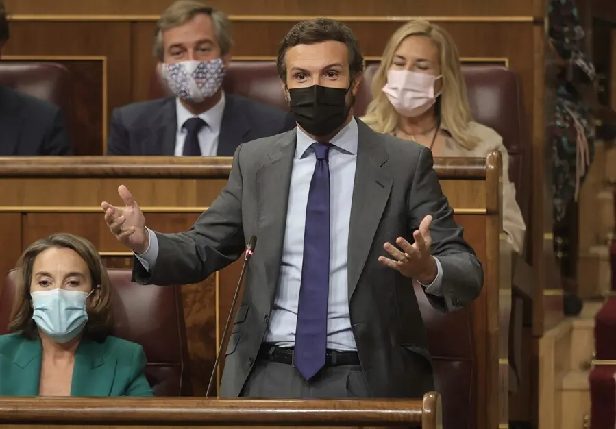 El l&iacute;der del PP, Pablo Casado, interviene en una sesi&oacute;n de control al Gobierno en el Congreso de los Diputados, a 15 de septiembre de 2021, en Madrid, (Espa&ntilde;a). 
