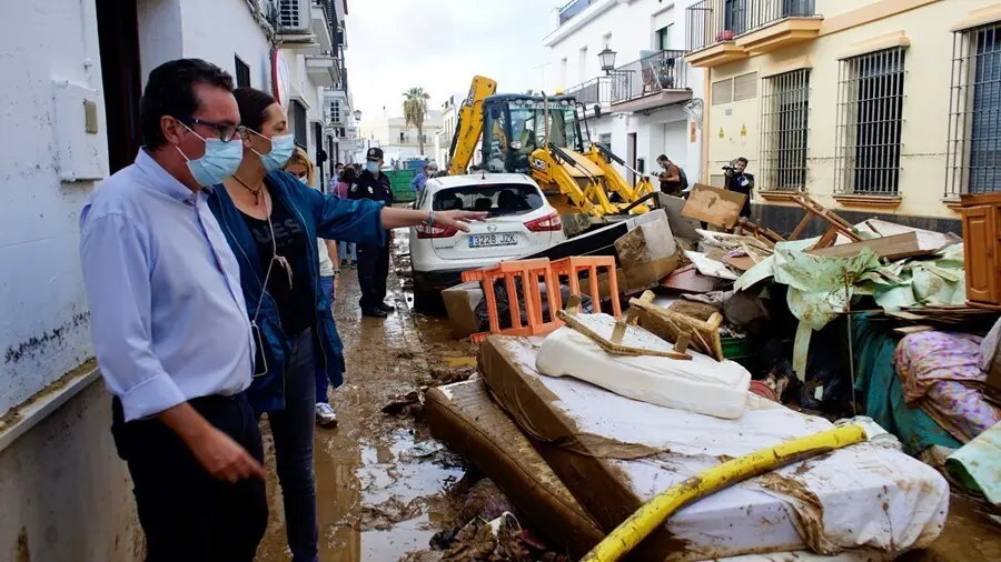 La secretaria general del PP-A, Loles L&oacute;pez, visita Lepe.