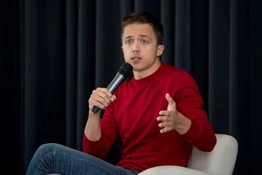 El l&iacute;der de M&aacute;s Pa&iacute;s, &Iacute;&ntilde;igo Errej&oacute;n, durante la presentaci&oacute;n de su libro &lsquo;Con todo. De los a&ntilde;os veloces al futuro&rsquo;, en el C&iacute;rculo de Bellas Artes, a 22 de septiembre de 2021, en Madrid (Espa&ntilde;a). 