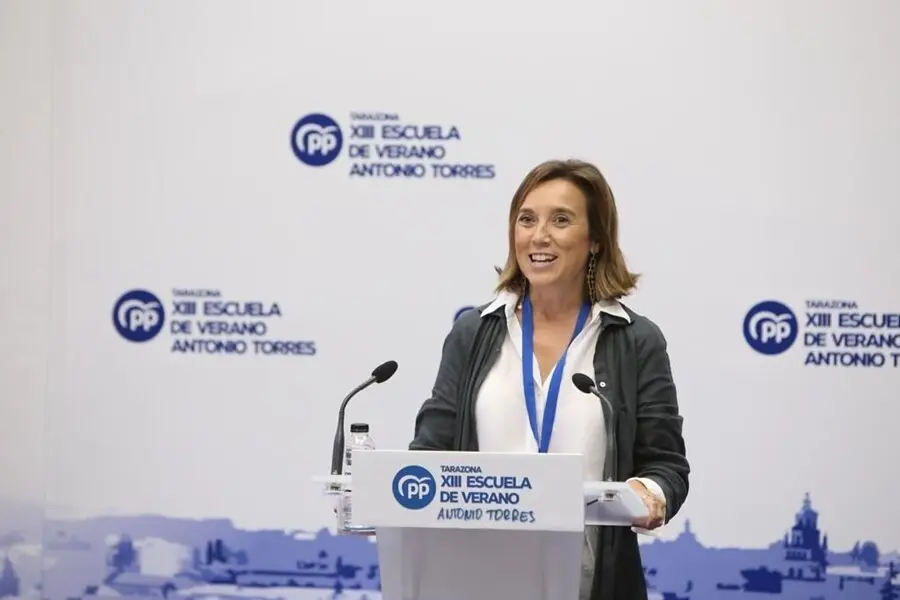 La portavoz del PP en el Congreso de los Diputados, Cuca Gamarra, clausura la XIII edici&oacute;n de la Escuela de Verano Antonio Torres, organizada por el PP de Arag&oacute;n, en Tarazona (Zaragoza).