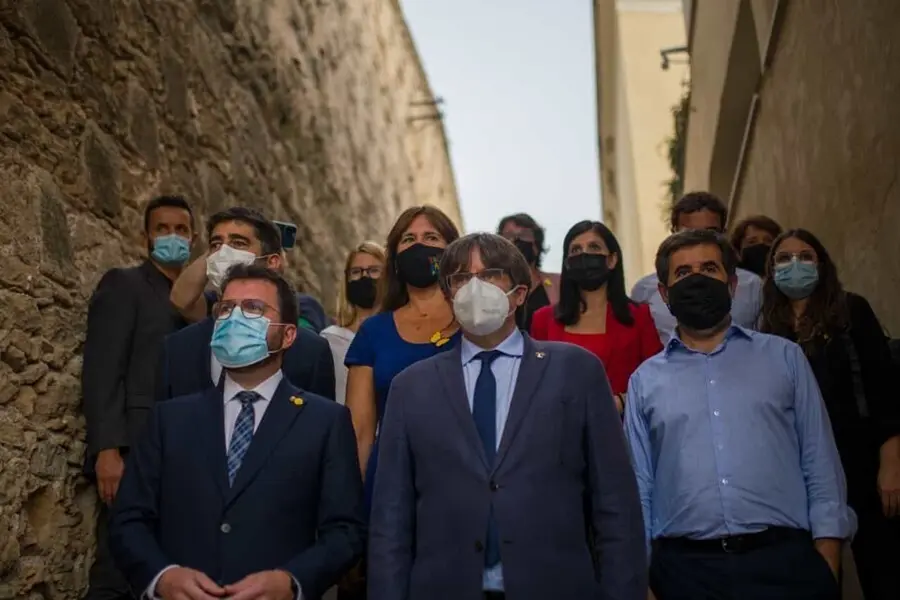 El presidente de la Generalitat, Pere Aragon&egrave;s, junto al expresidente catal&aacute;n Carles Puigdemont y el l&iacute;der de Junts, Jordi S&agrave;nchez