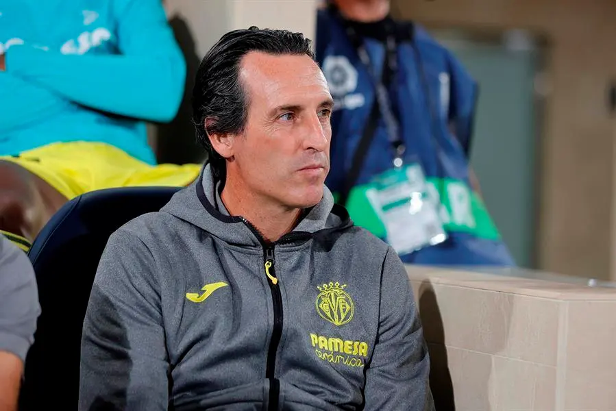 El t&eacute;cnico del Villarreal, Unai Emery, durante el encuentro correspondiente a la sexta jornada de primera que disputan hoy mi&eacute;rcoles frente al Elche en el estadio de La Cer&aacute;mica, en la localidad castellonense. EFE / Domenech Castello.