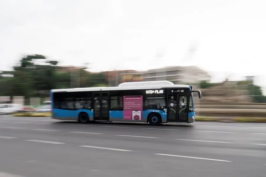 Un autob&uacute;s de la Empresa Municipal de Transportes (EMT).