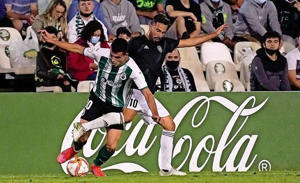 Mario Jorr&iacute;n, en sus primeros minutos oficiales con el primer equipo del Racing. / Hardy