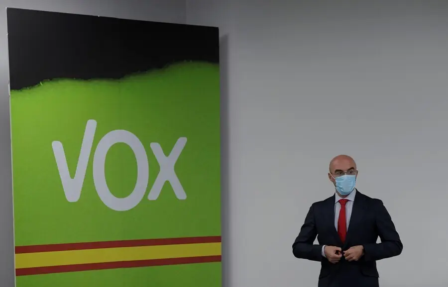 El vicepresidente primero de Acci&oacute;n Pol&iacute;tica y eurodiputado de Vox, Jorge Buxad&eacute;, a su llegada a una rueda de prensa