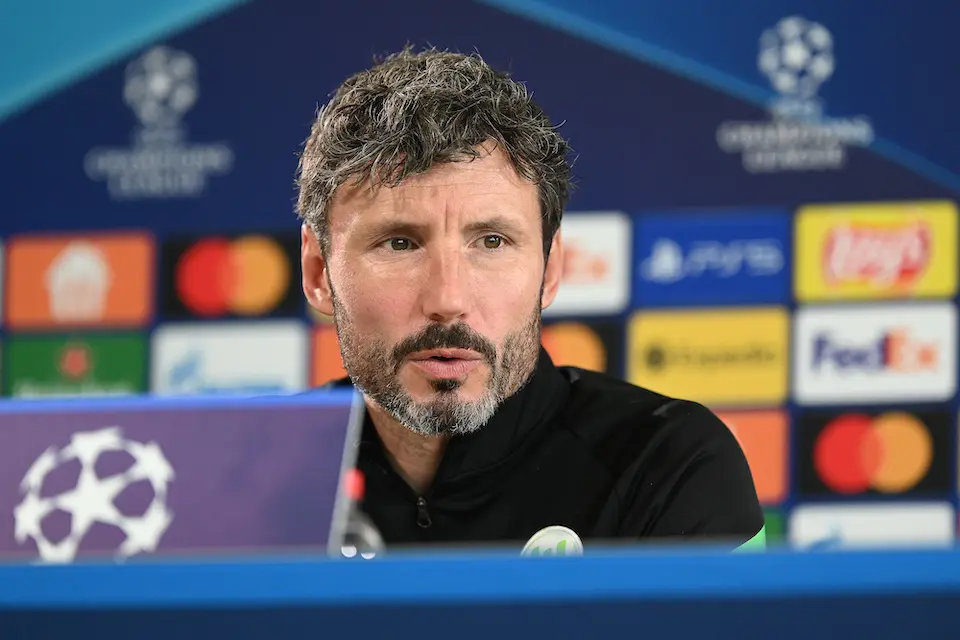 28 September 2021, Lower Saxony, Wolfsburg: Wolfsburg coach Mark van Bommel speaks at the team's press conference, ahead of the UEFA&nbsp;Champions League group match G soccer match against FC Sevilla, at Volkswagen Arena. Photo: Swen Pf&ouml;rtner/dpa
28/9/2021 ONLY FOR USE IN SPAIN