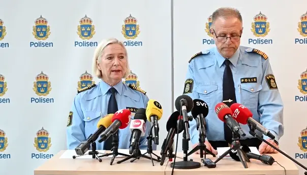 La polic&iacute;a ofrece una rueda de prensa sobre el accidente de tr&aacute;fico en las afueras de Markaryd en el que murieron dos polic&iacute;as y el artista Lars Vilks.