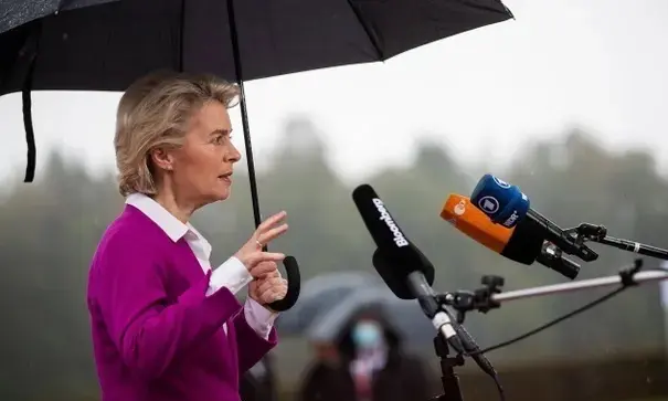 Ursula von der Leyen: "He dado instrucciones a los servicios de la comisi&oacute;n para que lo analicen a fondo y con rapidez".
