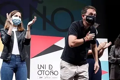 Ione Belarra y Pablo Iglesias, en la clausura de la Universidad de Oto&ntilde;o de Unidas Podemos.EFE