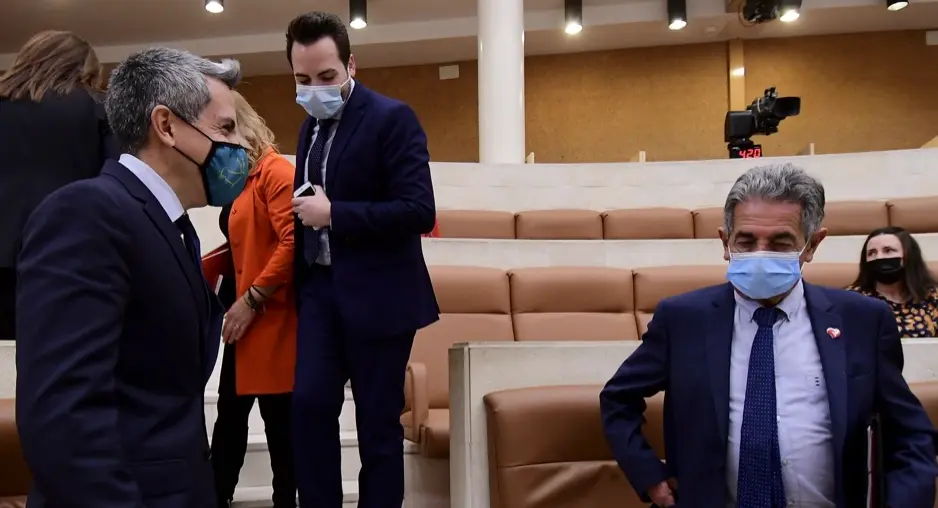 Parte de los diputados del PP-PSOE y PRC que han votado en contra de la comisi&oacute;n de investigaci&oacute;n por los sobresueldos de MARE.