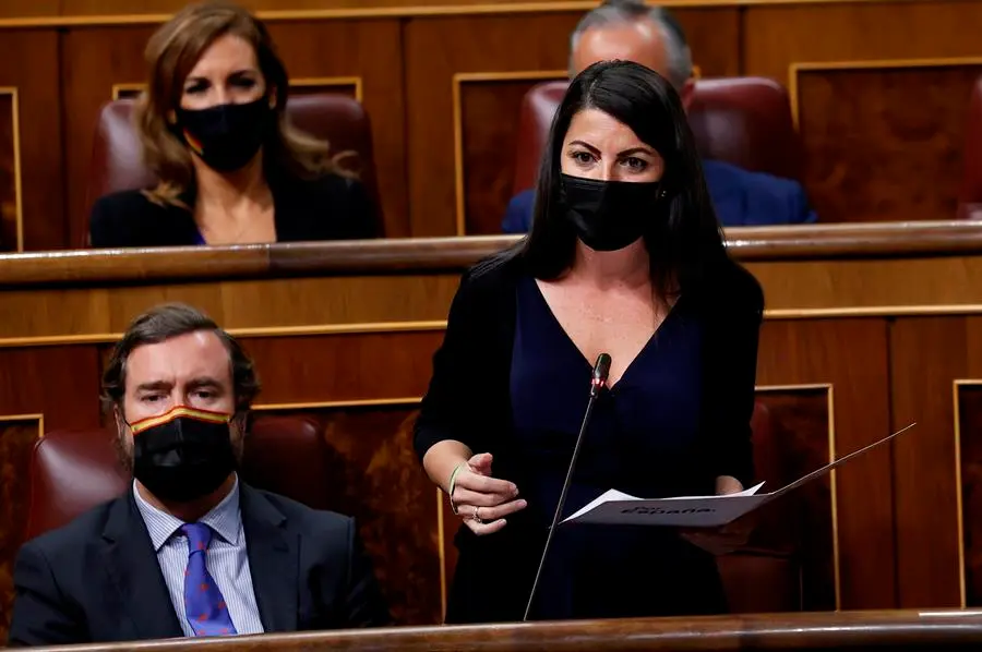 La diputada de Vox Macarena Olona interviene durante la sesi&oacute;n de control al Gobierno celebrada este mi&eacute;rcoles en el Congreso de los Diputados. EFE/Chema Moya