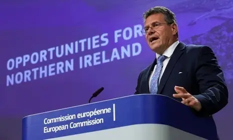 Maro&scaron; &Scaron;efčovič, el comisionado del Brexit de la UE, dijo que las propuestas no se presentaron sobre la base de "t&oacute;malo o d&eacute;jalo". Fotograf&iacute;a: Yves Herman