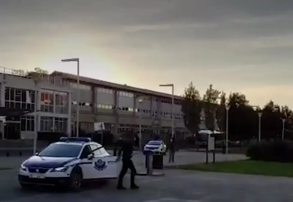 La Ertzaintza detiene a un hombre como el presunto autor de un tiroteo en el campus.