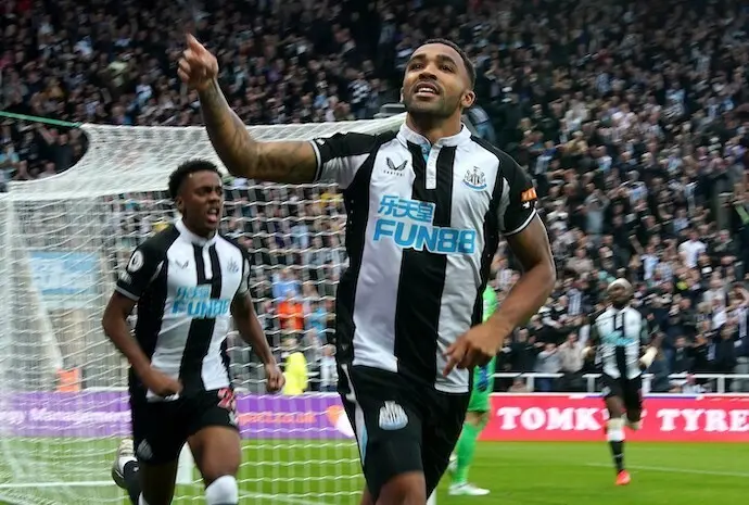 Callum Wilson, del Newcastle United, celebra el primer gol de su equipo durante el partido de f&uacute;tbol de la Premier League inglesa entre el Newcastle United y el Tottenham Hotspur en St. James' Park. Foto: Owen Humphreys/PA Wire/dpa