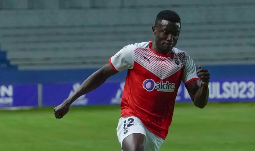 Un contragolpe de Soko desde &aacute;rea propia y un gran remate de Cedric desnivelaron el partido. / Hardy