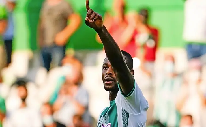 Cedric suma ya cuatro goles con el Racing. / Hardy