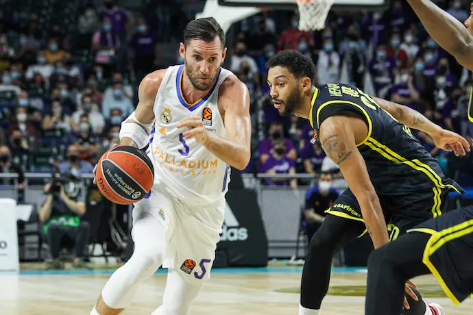 Rodolfo Fern&aacute;ndez Farres "Rudy" del Real Madrid y Pierre Henry del Fenerbahce en acci&oacute;n durante el partido de baloncesto de la Turkish Airlines Euroleague entre el Real Madrid y el Fenerbahce en el Wizink Center el 21 de octubre de 2021 en Madrid, Espa&ntilde;a.
Firma
AFP7 / Europa Press - S&oacute;lo para uso en Espa&ntilde;a