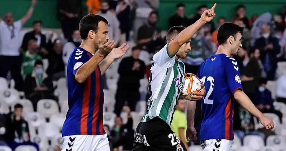 El Racing intentar&aacute; en Ir&uacute;n pasar p&aacute;gina respecto a la eliminaci&oacute;n copera. / Hardy