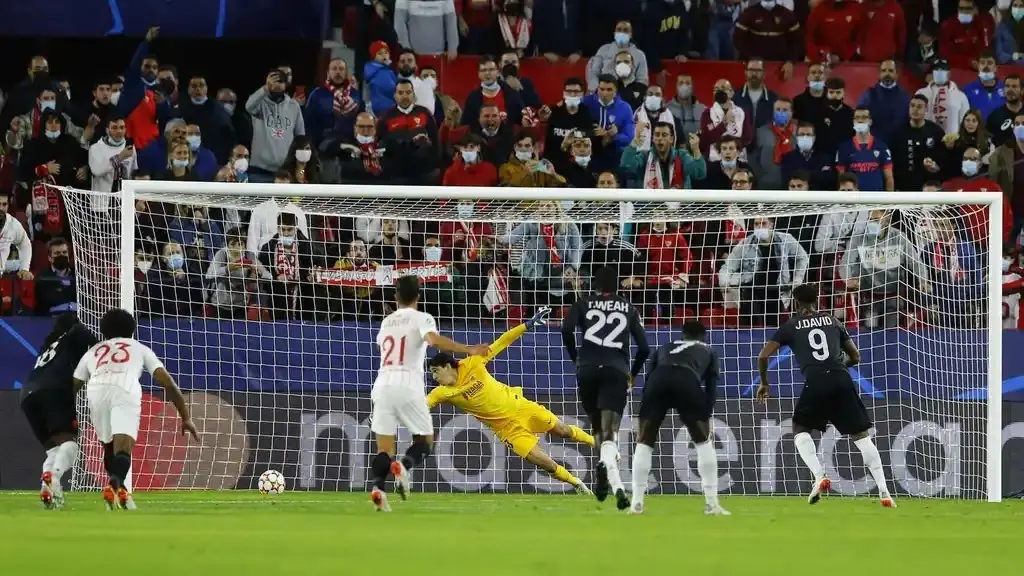 Gol de Davis de penalti en el Sevilla - Lille