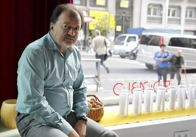 El novelista Alejandro G&aacute;ndara.