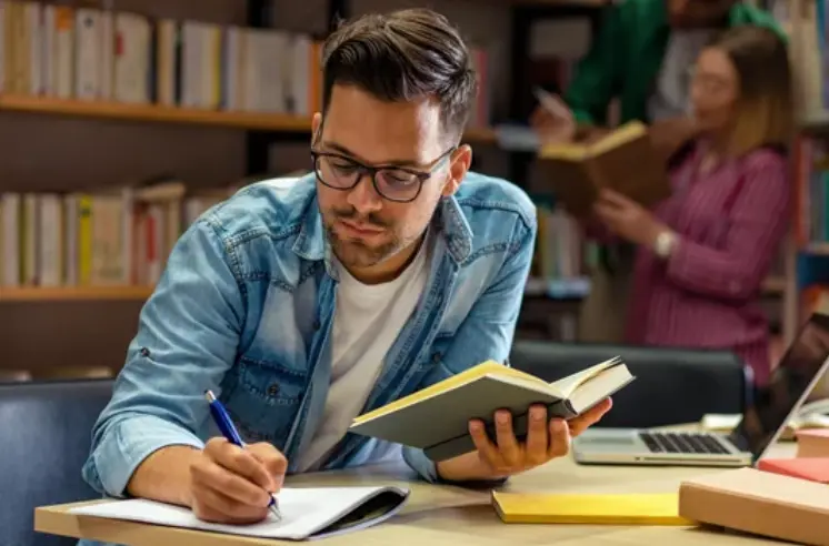 estudiante finanzas