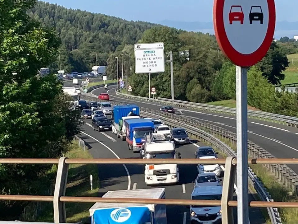 Retenciones en la A-67 a la altura de Mogro.