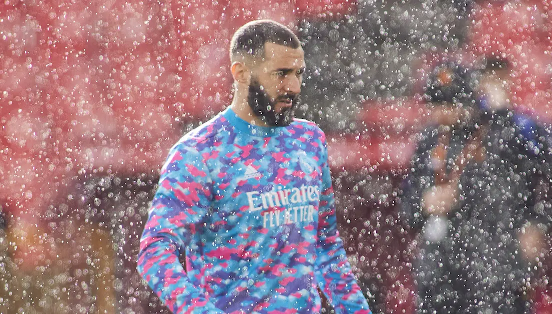 Karim Benzema del Real Madrid calienta durante el partido de f&uacute;tbol de la Liga Santander entre el Granada CF y el Real Madrid en el estadio Nuevo Los Carmenes el 21 de noviembre de 2021, en Sevilla, Espa&ntilde;a.
Firma
AFP7 / Europa Press
