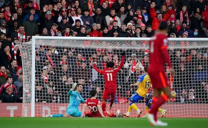 27 November 2021, United Kingdom, Liverpool: Liverpool's Diogo Jota scores his side's first goal during the English Premier League match between Liverpool and Southampton at the Anfield. Photo: Peter Byrne/PA Wire/dpa
27/11/2021 ONLY FOR USE IN SPAIN