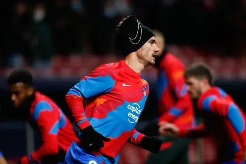 Antoine Griezmann, del Atl&eacute;tico de Madrid, observa durante el partido de f&uacute;tbol del Grupo B de la Liga de Campeones de la UEFA, disputado entre el Atl&eacute;tico de Madrid y el AC Milan en el estadio Wanda Metropolitano el 24 de noviembre de 2021, en Madrid, Espa&ntilde;a.
Firma
AFP7 / Europa Press
