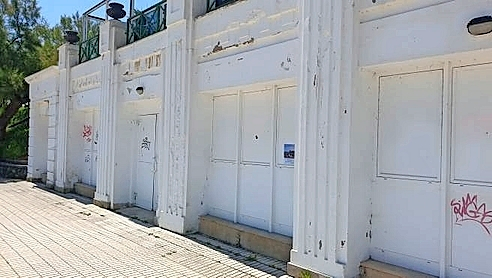 Edificio Rema, en la Segunda Playa del Sardinero. / ALERTA
