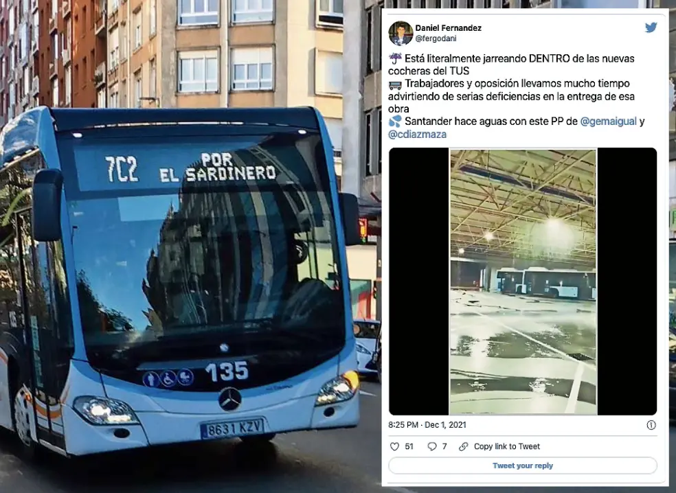 A la izquierda uno de los autobuses que cada d&iacute;a acaban en las cocheras donde seg&uacute;n el concejal socialista &laquo;literalmente estaba jarreando&raquo;. / ALERTA