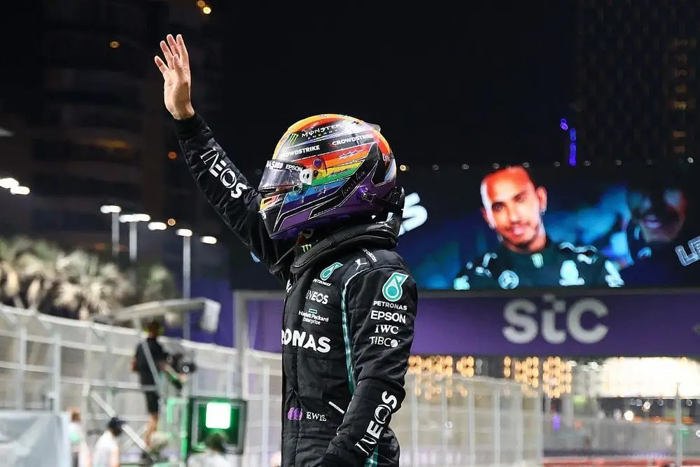 pole-man-lewis-hamilton-merced
