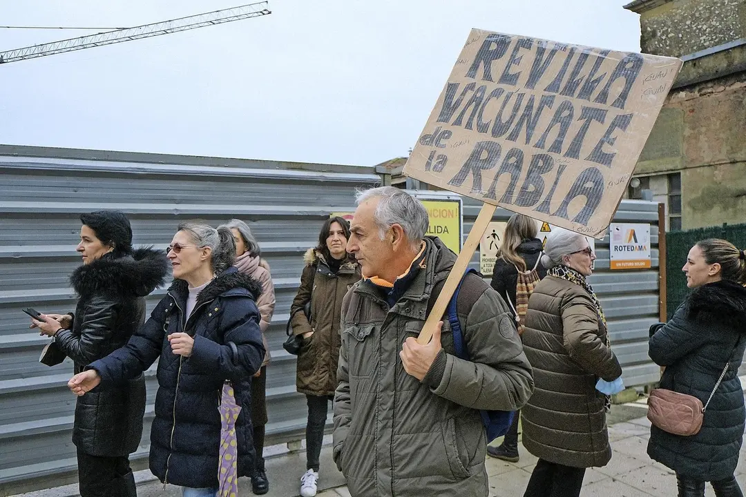 Manifestaci&oacute;n frente al Parlamento de Cantabria. / Hardy