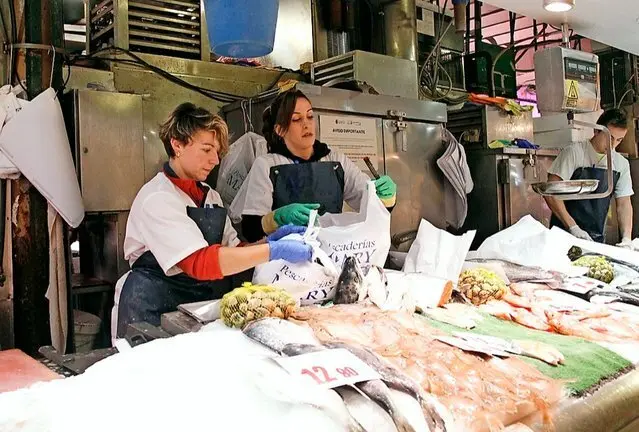 Venta de pescado en la Plaza de la Esperanza. / Jos&eacute; Ram&oacute;n