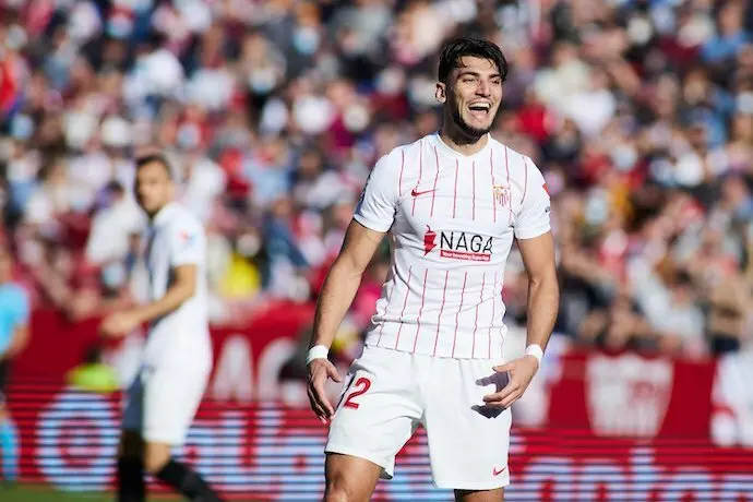 Rafa Mir of Sevilla protests during the spanish league, La Liga Santander, football match played between Sevilla FC and Villarreal CF at Ramon Sanchez-Pizjuan stadium on December 4, 2021, in Sevilla, Spain.
Joaquin Corchero / AFP7 / Europa Press
04/12/2021 ONLY FOR USE IN SPAIN