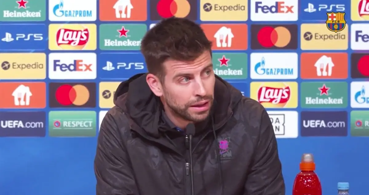 gerard-pique-en-una-rueda-de-prensa-del-barca-fcb