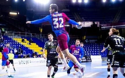Partido entre Balonmano del F&uacute;tbol Club Barcelona y Balonmano Torrelavega en el Palau Blaugrana. / Barcelona