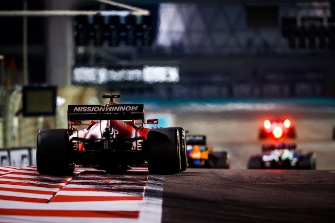 16 LECLERC Charles (mco), Scuderia Ferrari SF21, acci&oacute;n durante el Gran Premio Etihad Airways de Abu Dhabi de F&oacute;rmula 1 2021, 22&ordf; ronda del Campeonato Mundial de F&oacute;rmula 1 de la FIA 2021 del 10 al 12 de diciembre de 2021 en el Circuito de Yas Marina, en la Isla de Yas, Abu Dhabi - Foto Antonin Vincent