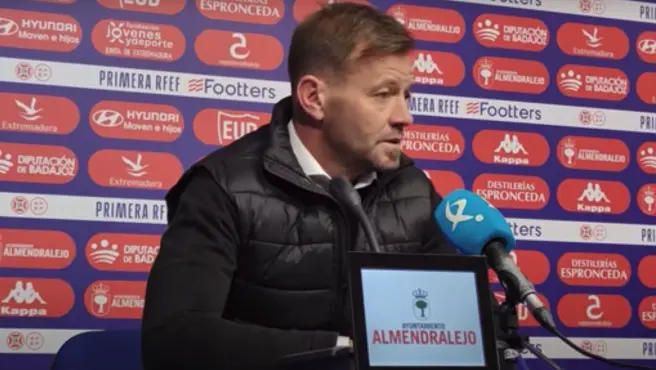Manuel Mosquera, entrenador del Extremadura.