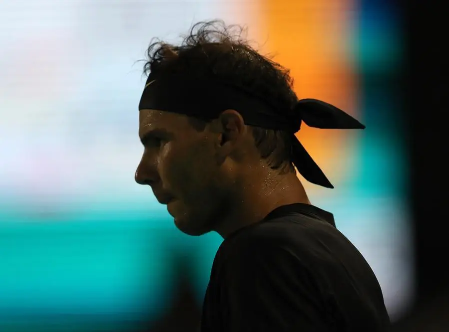 El espa&ntilde;ol Rafael Nadal en acci&oacute;n contra el brit&aacute;nico Andy Murray durante su partido de semifinales en el Campeonato Mundial de Tenis Mubadala en el Centro Internacional de Tenis, Zayed Sports City en Abu Dhabi, Emiratos &Aacute;rabes Unidos, el 17 de diciembre de 2021. (Tenis, Espa&ntilde;a, Emiratos &Aacute;rabes Unidos, Reino Unido) EFE/EPA/ALI HAIDER