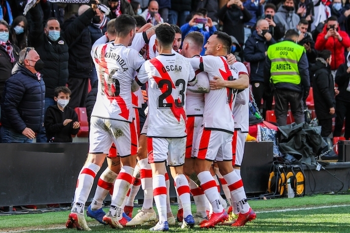 Alejandro Catena of Rayo Vallecano celebrates a goal during La liga football match played between Rayo Vallecano and Deportivo Alaves at Vallecas stadium on December 18, 2021, in Madrid, Spain.
Irina R. Hipolito / AFP7 / Europa Press
18/12/2021 ONLY FOR USE IN SPAIN