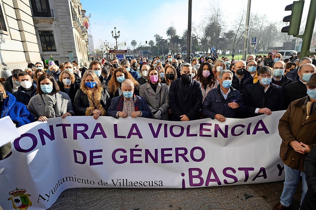 Un momento de la concentraci&oacute;n contra la violencia machista, ayer s&aacute;bado en Santander. /P. p. Hoyos