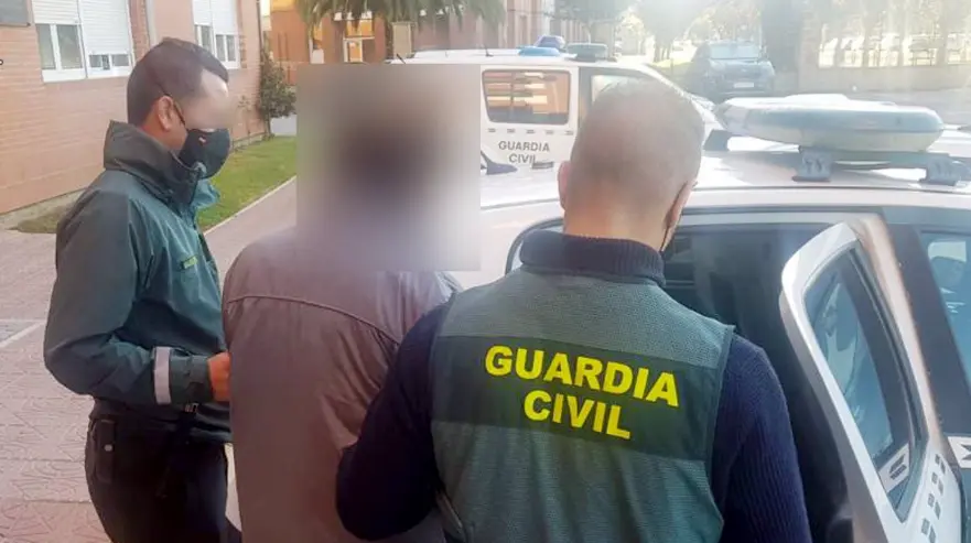 Detenido un hombre de 51 a&ntilde;os como presunto autor del incendio de un local de Santo&ntilde;a en octubre - GUARDIA CIVIL