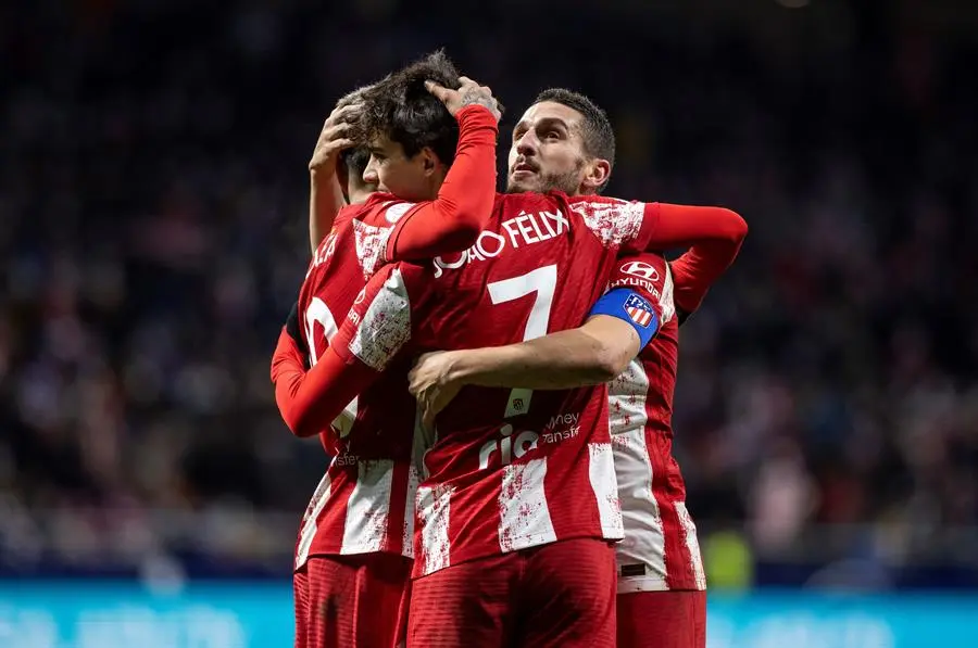 Los jugadores del Atl&eacute;tico de Madrid celebran el quinto gol del equipo rojiblanco durante el encuentro correspondiente a los dieciseisavos de final de la Copa del Rey que Rayo Majadahonda y Atl&eacute;tico de Madrid disputado en el estadio Wanda Metropolitano, en Madrid. EFE/Rodrigo Jim&eacute;nez.