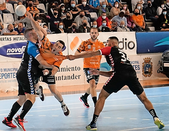 El Sinf&iacute;n y el BM. Torrelavega no se cruzar&aacute;n durante la actual pretemporada invernal. / Hardy