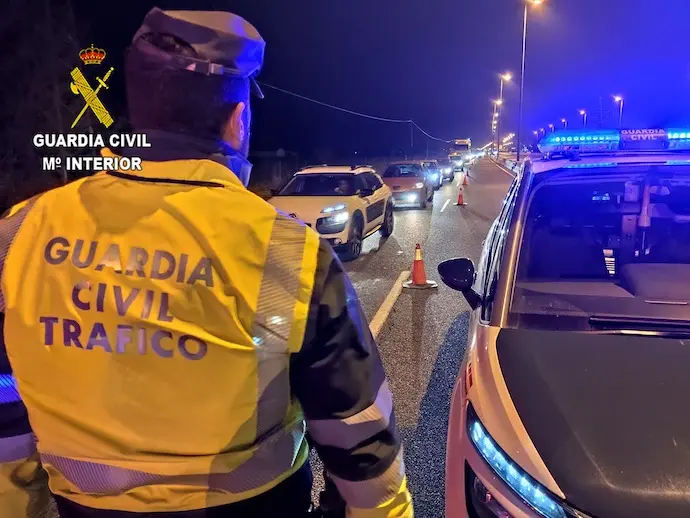 La Guardia Civil detiene a un conductor por conducci&oacute;n temeraria y alcoholemia positiva
GUARDIA CIVIL
(Foto de ARCHIVO)
12/11/2021